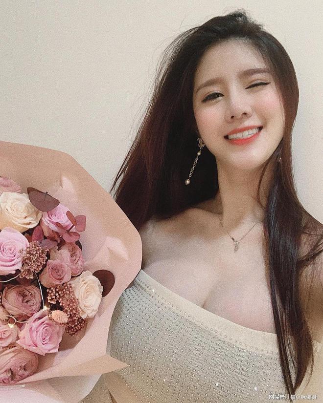 动漫里胸大又好看的女_女人比胸大_大胸健身女